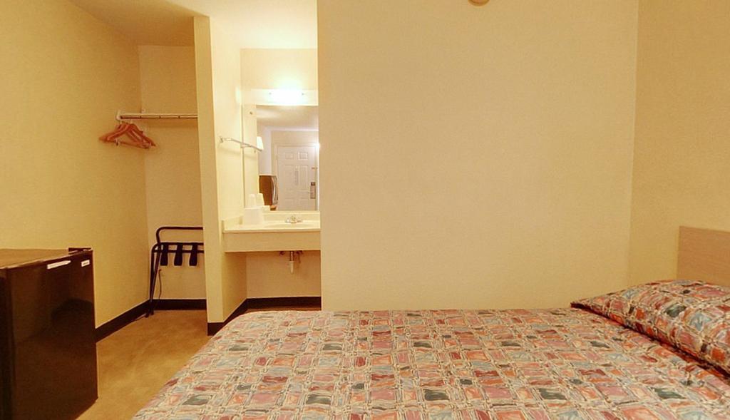 Americas Best Value Inn And Suites คาร์บอนเดล ภายนอก รูปภาพ